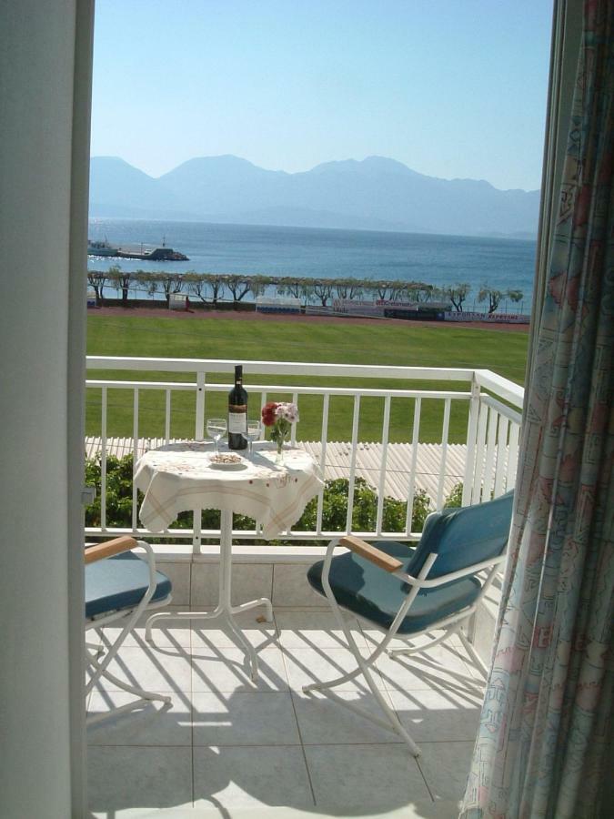 Stunning Seaview Town Apartment Agios Nikolaos Exteriör bild